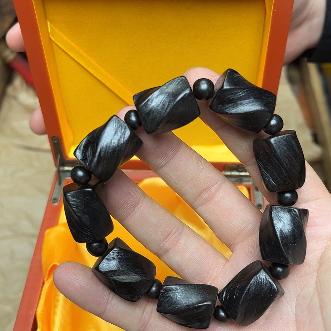 大叶紫檀（黑酸枝木类）