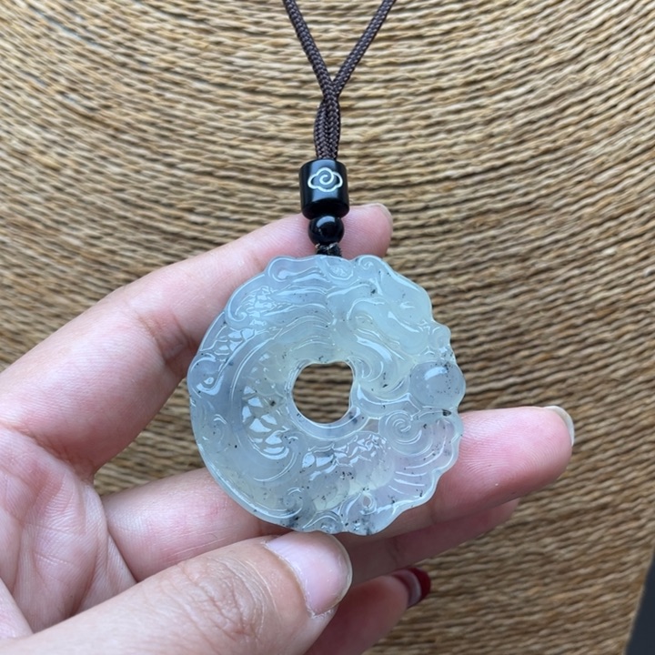 蛇纹石玉吊坠未镶嵌