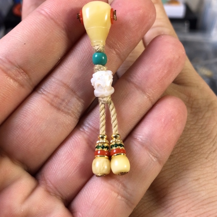 蜜蜡珠宝奇石未镶嵌