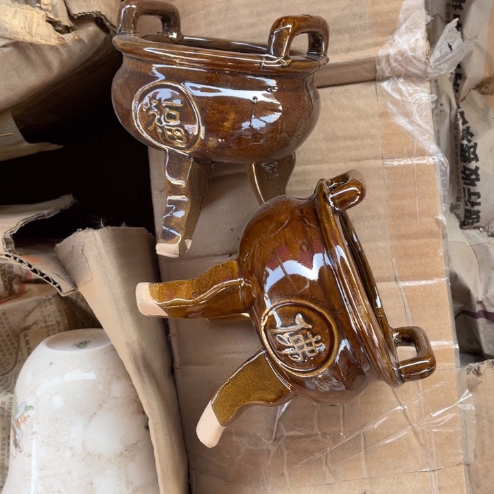 摆件陶瓷盘子碗砂锅都有