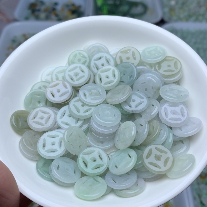 翡翠A货卡13mm金钱扣20颗
