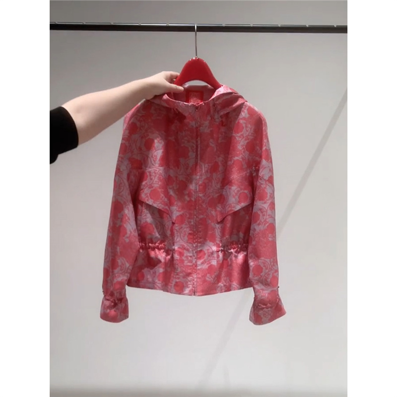 夏装女款2025年新款超火减龄红色连帽衣外套女装今年流行的上衣