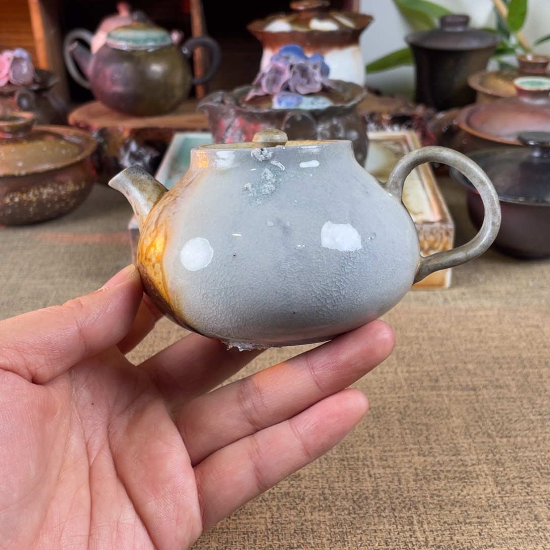 微瑕。内嵌壶。 柴烧容量150