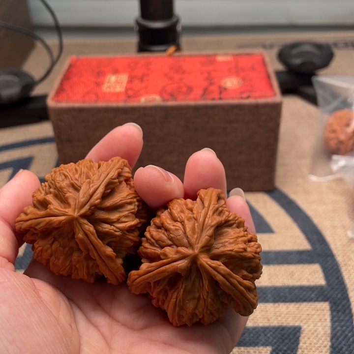 梦***翔吊坠文玩核桃白狮子