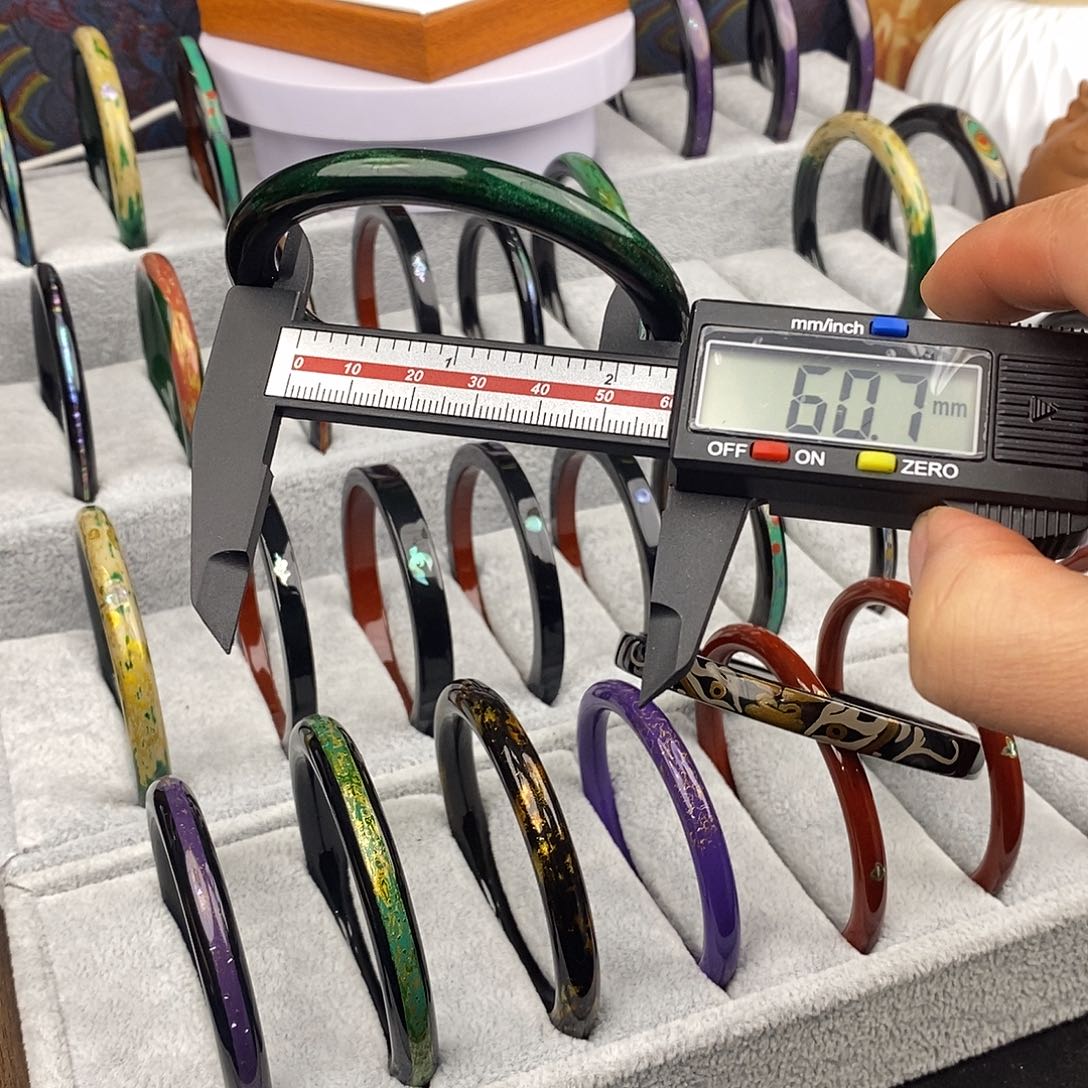 60圈口透绿一只现货