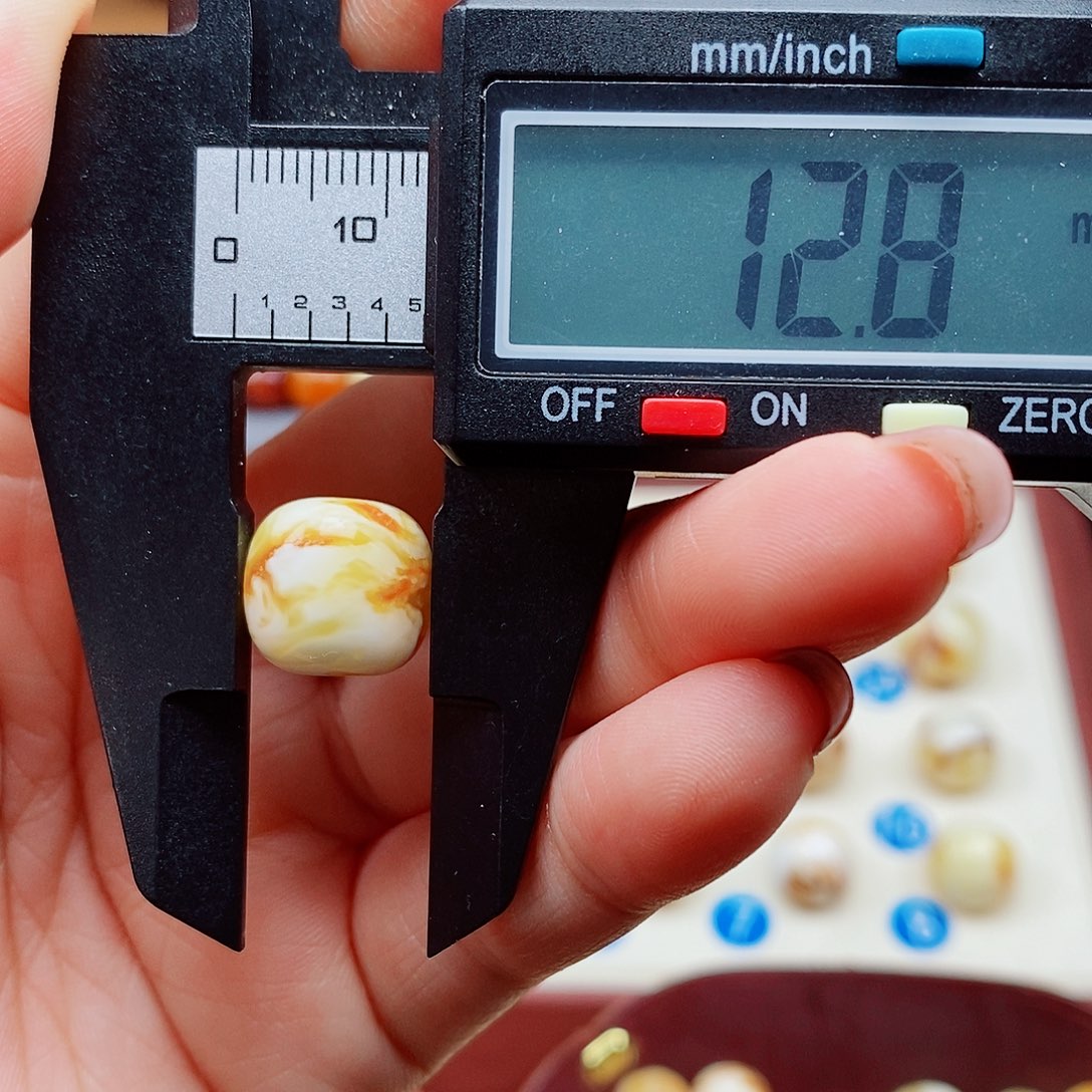 琥珀未镶嵌裸石蜜蜡