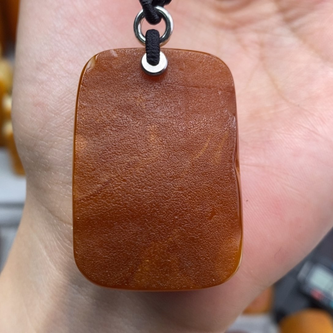 琥珀吊坠(赠链)未镶嵌