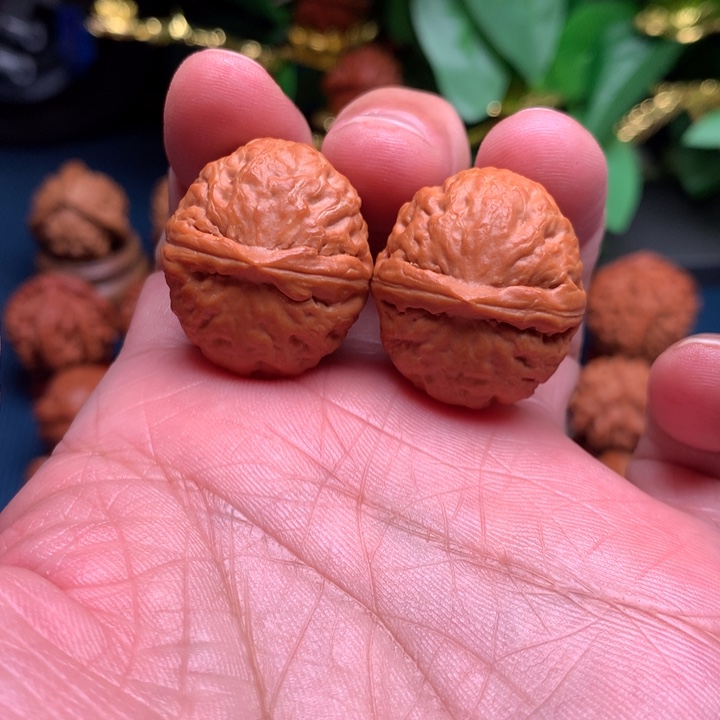 把件桃核野生小手捻麒麟磨