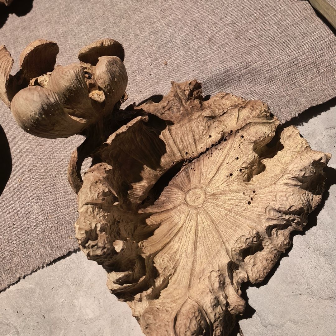 阴沉木往**风手工壶承乌木金丝楠。