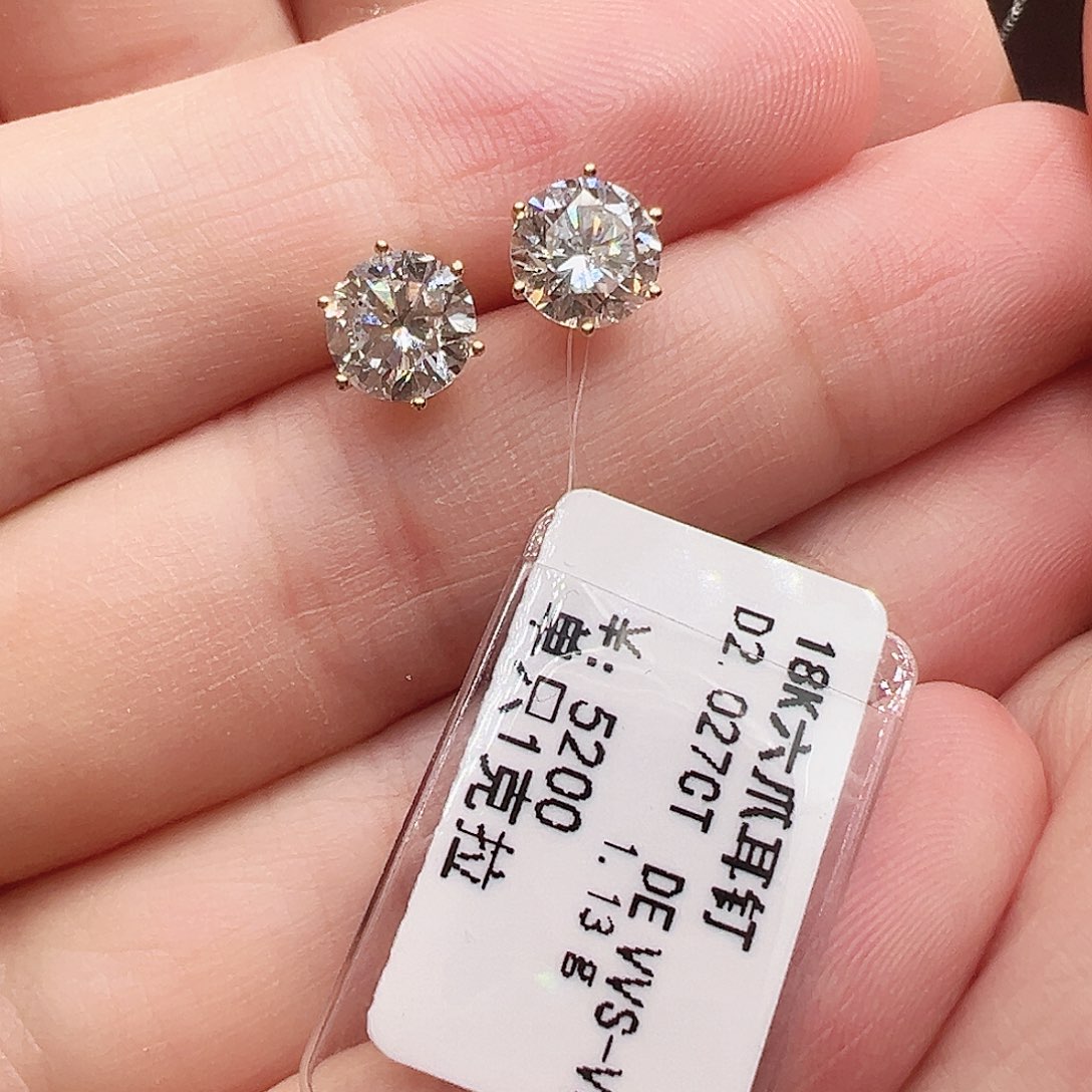 实验室培育钻石18K金镶嵌套链单颗1克拉，一对六爪耳钉k黄