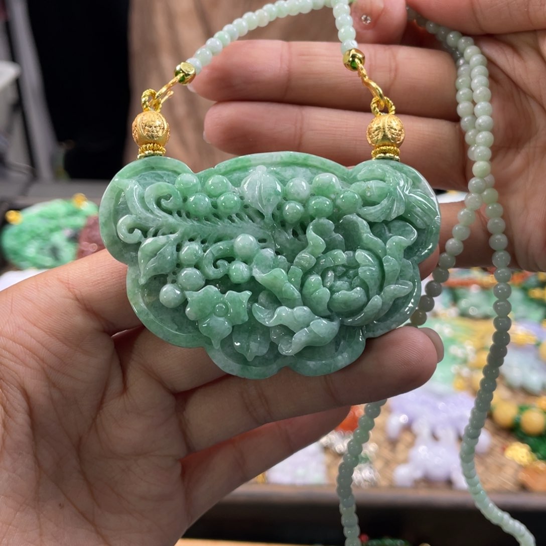 翡翠颈饰未镶嵌代编织