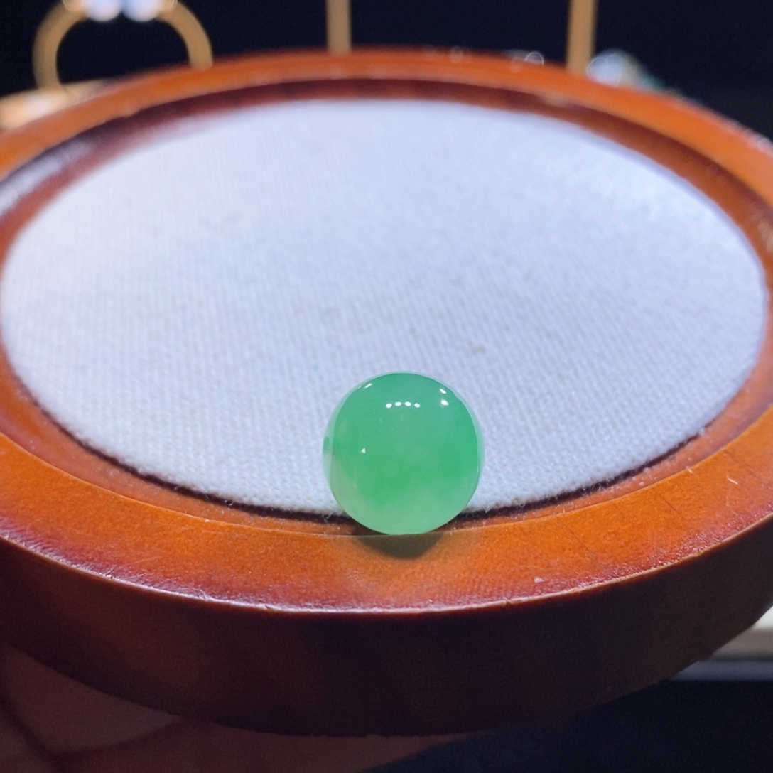 翡翠未镶嵌吊坠(不含链)翡翠阳绿珠卡13.1