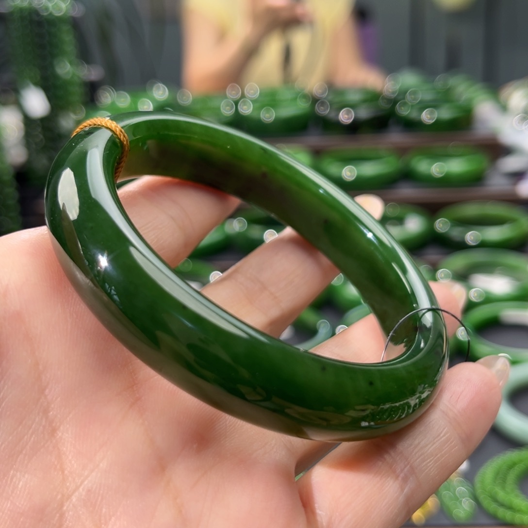 未镶嵌手镯和田玉（碧玉）