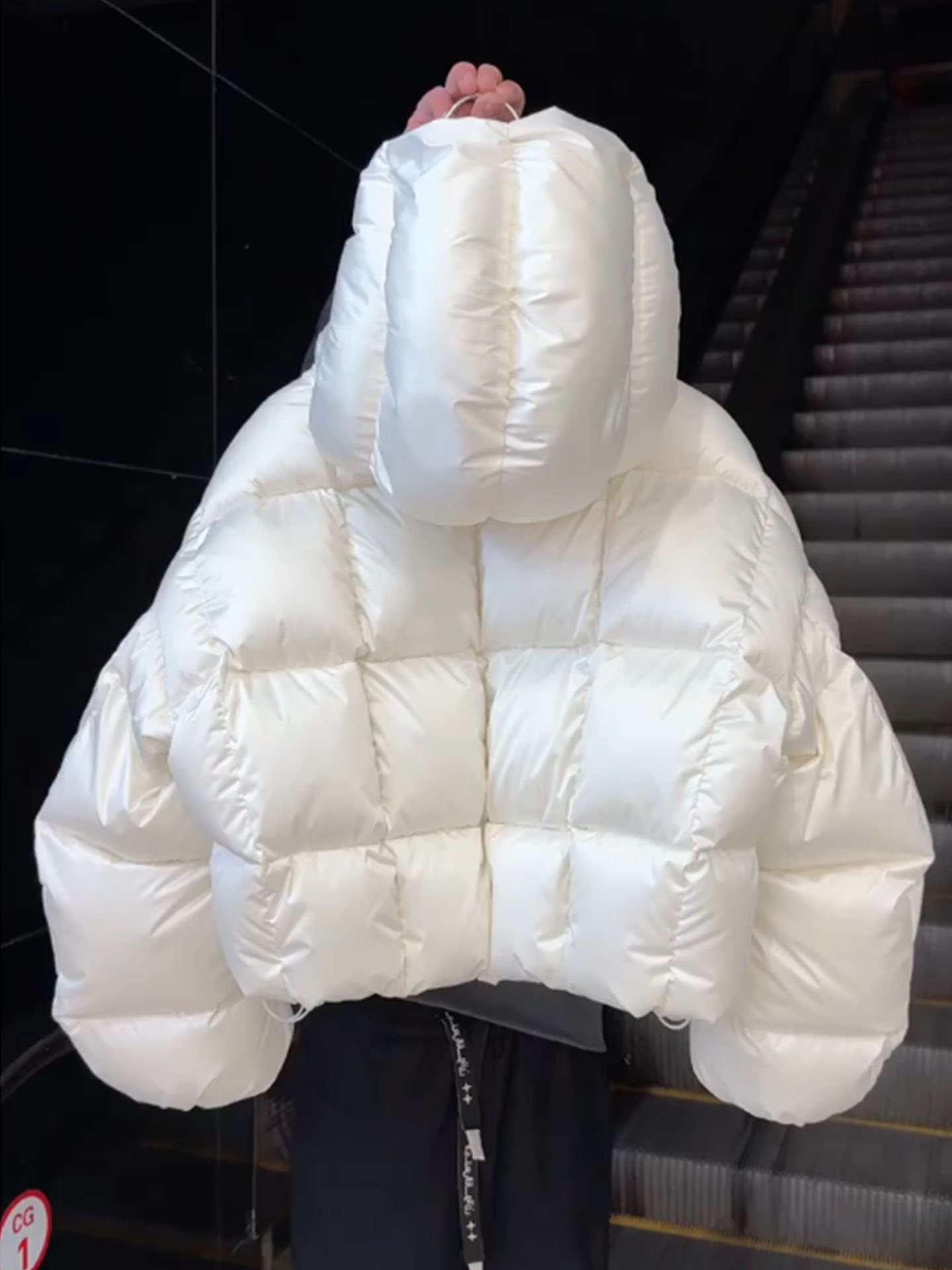 巨好看韩系白色短款棉衣棉服女2025冬新款连帽小个子高级感厚外套