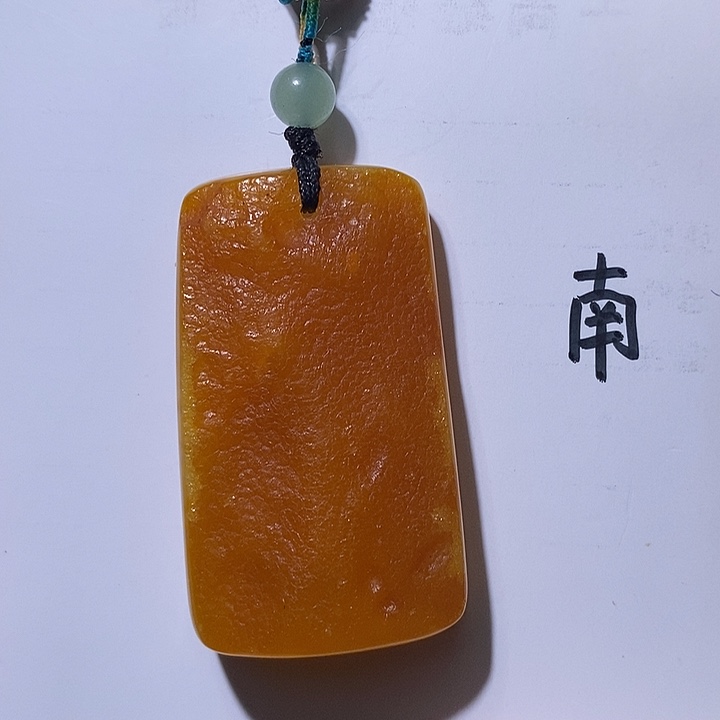 未镶嵌琥珀珠宝奇石