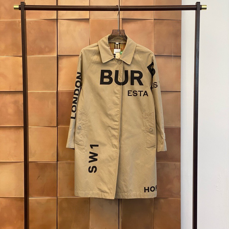 Burberry卡其色内里格纹弹幕字母logo风衣/UK6/99新/29117