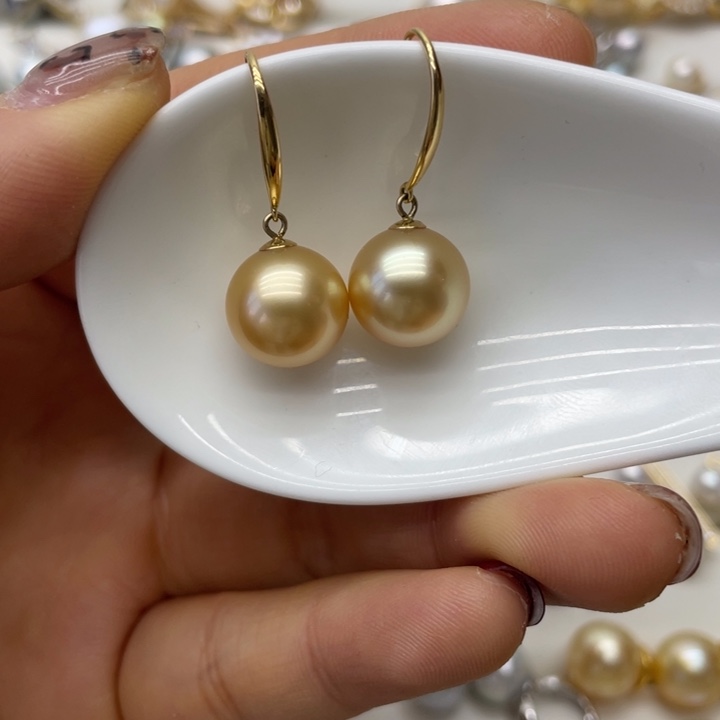 海水珍珠耳饰18K金镶嵌