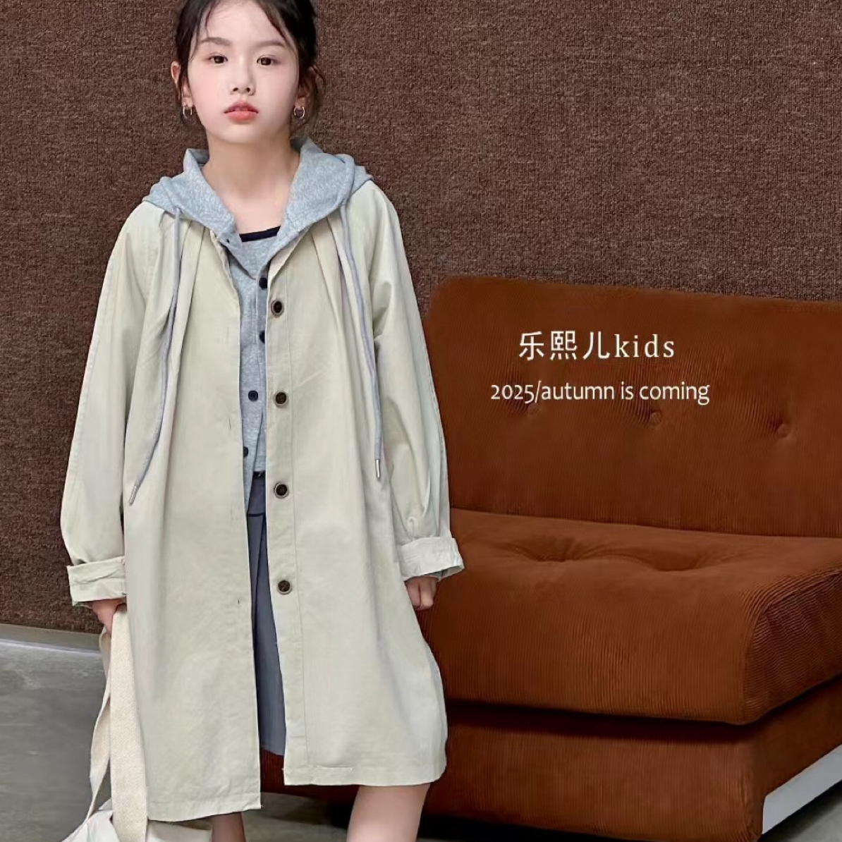 秋季卡通风圆领春季常规普通外套女童宽松风衣洋气