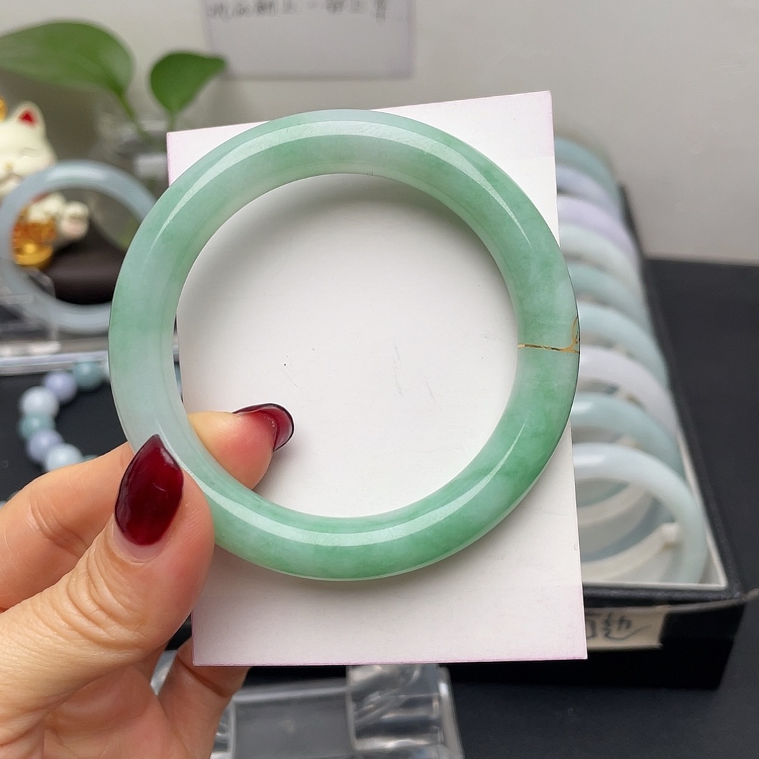 翡翠手镯未镶嵌55圆条