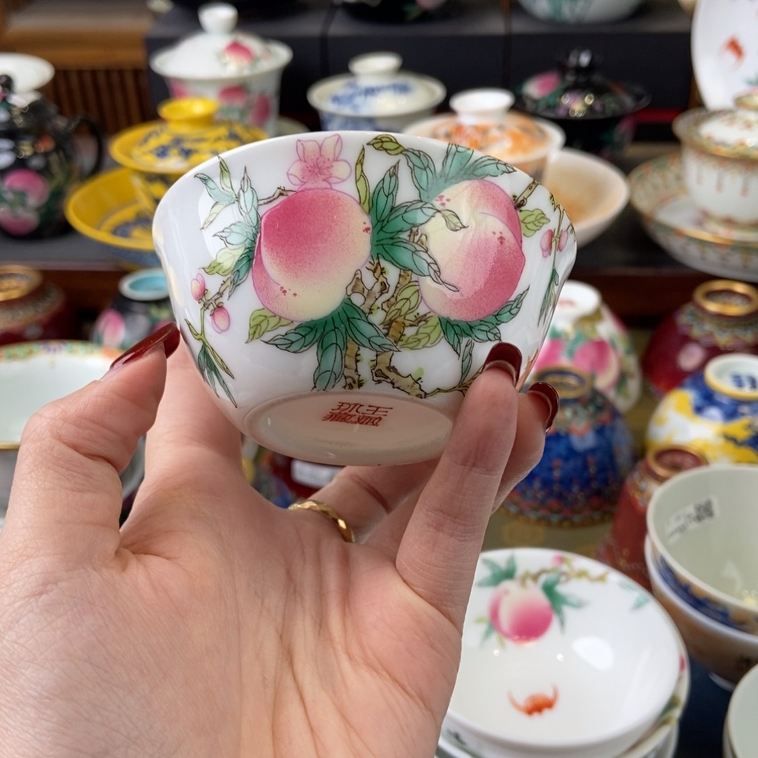 陶瓷艺术家的作品是一个非常