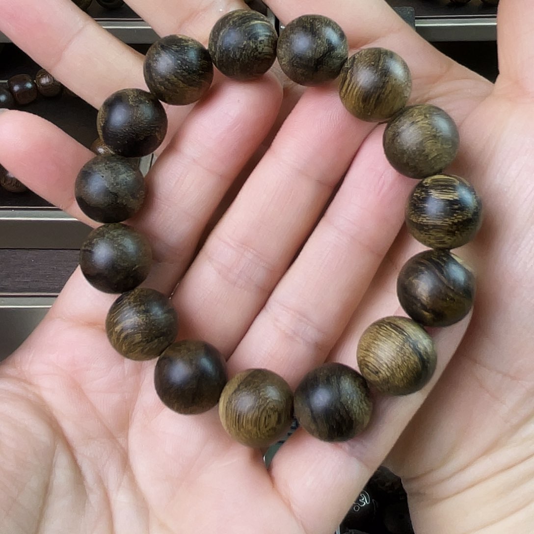 沉香手串越南芽庄老白棋玉化老料瘤疤虎皮1.4