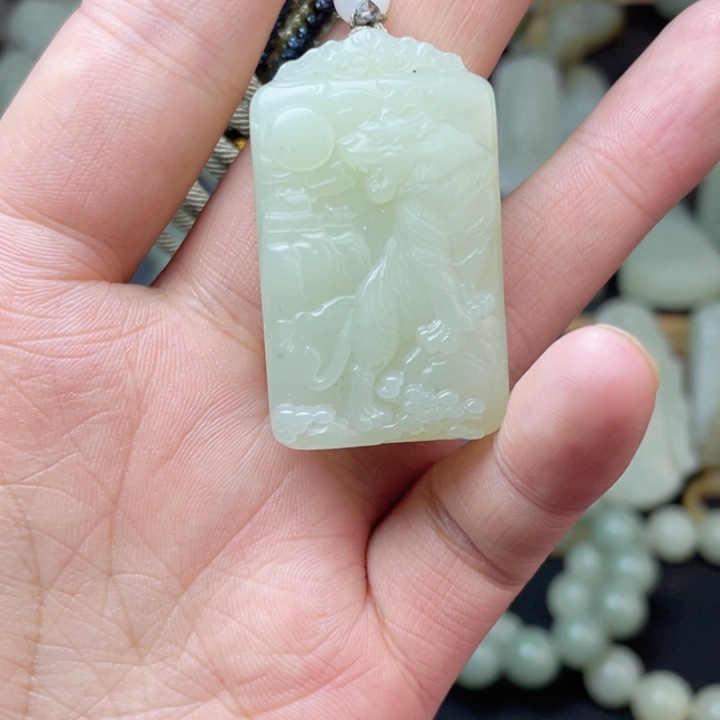 和田玉颈饰未镶嵌