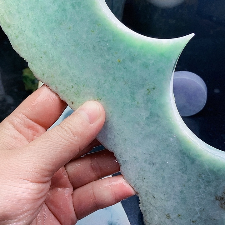 翡翠未镶嵌颈饰毛料12