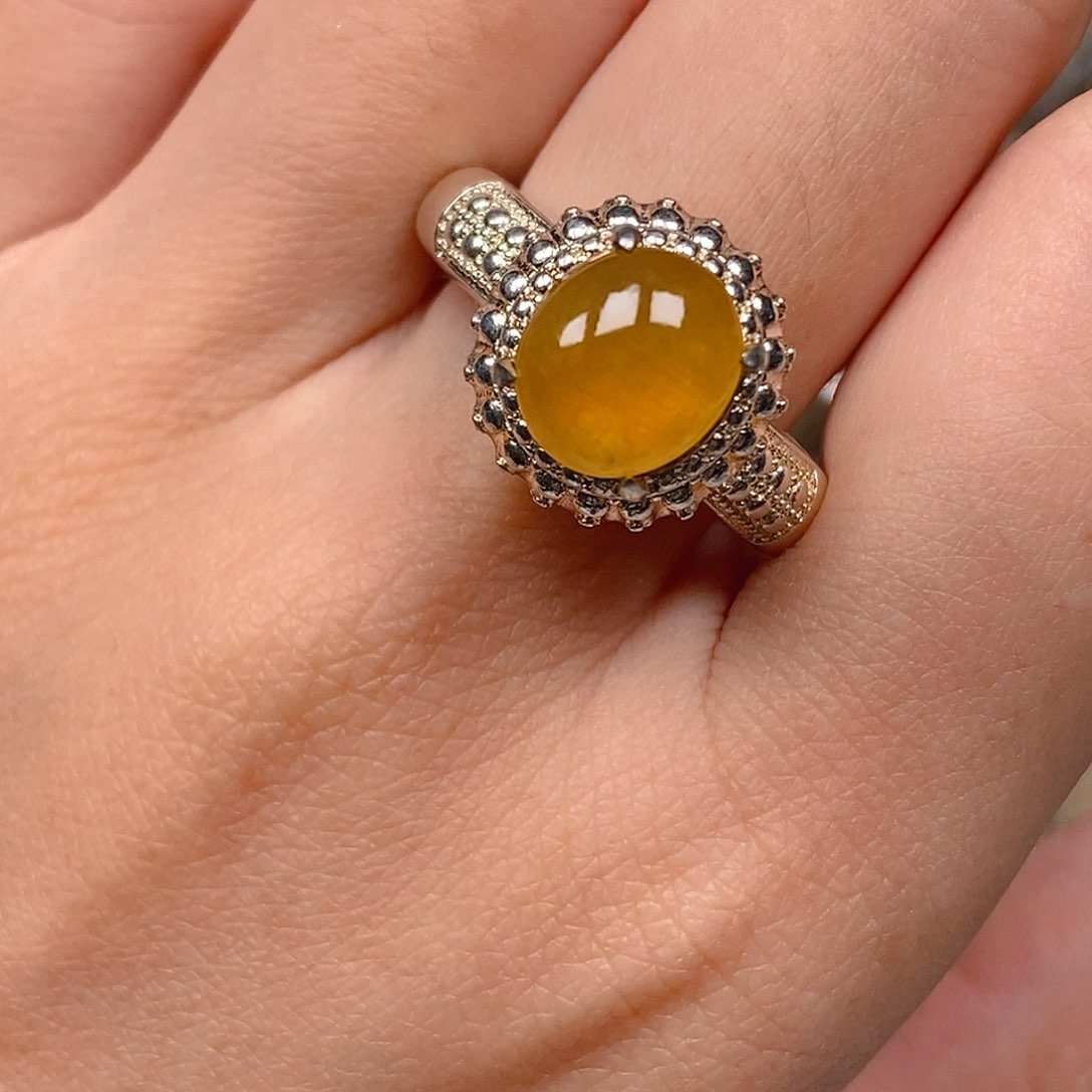 翡翠戒指未镶嵌冰黄