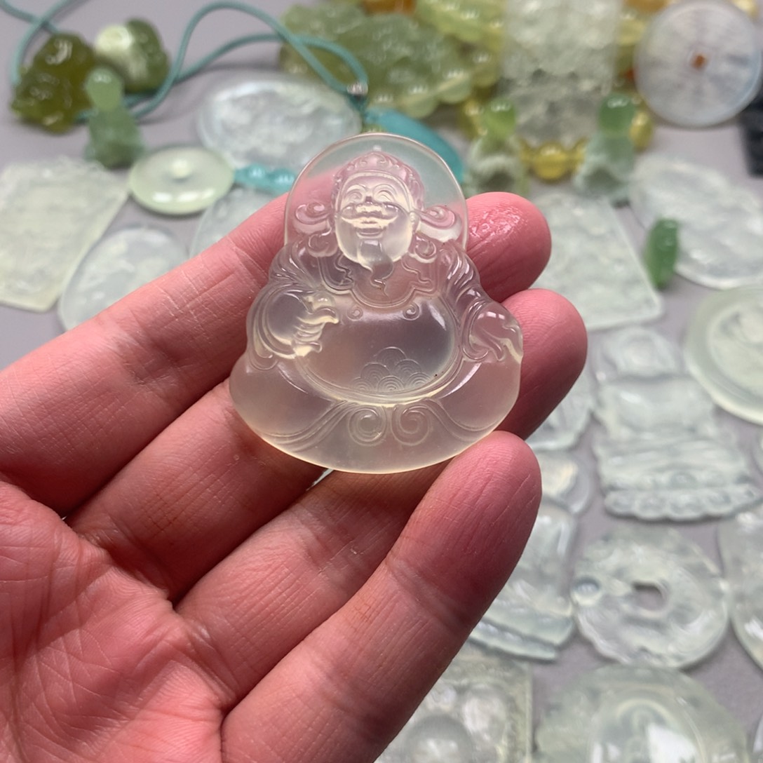 蛇纹石玉颈饰未镶嵌