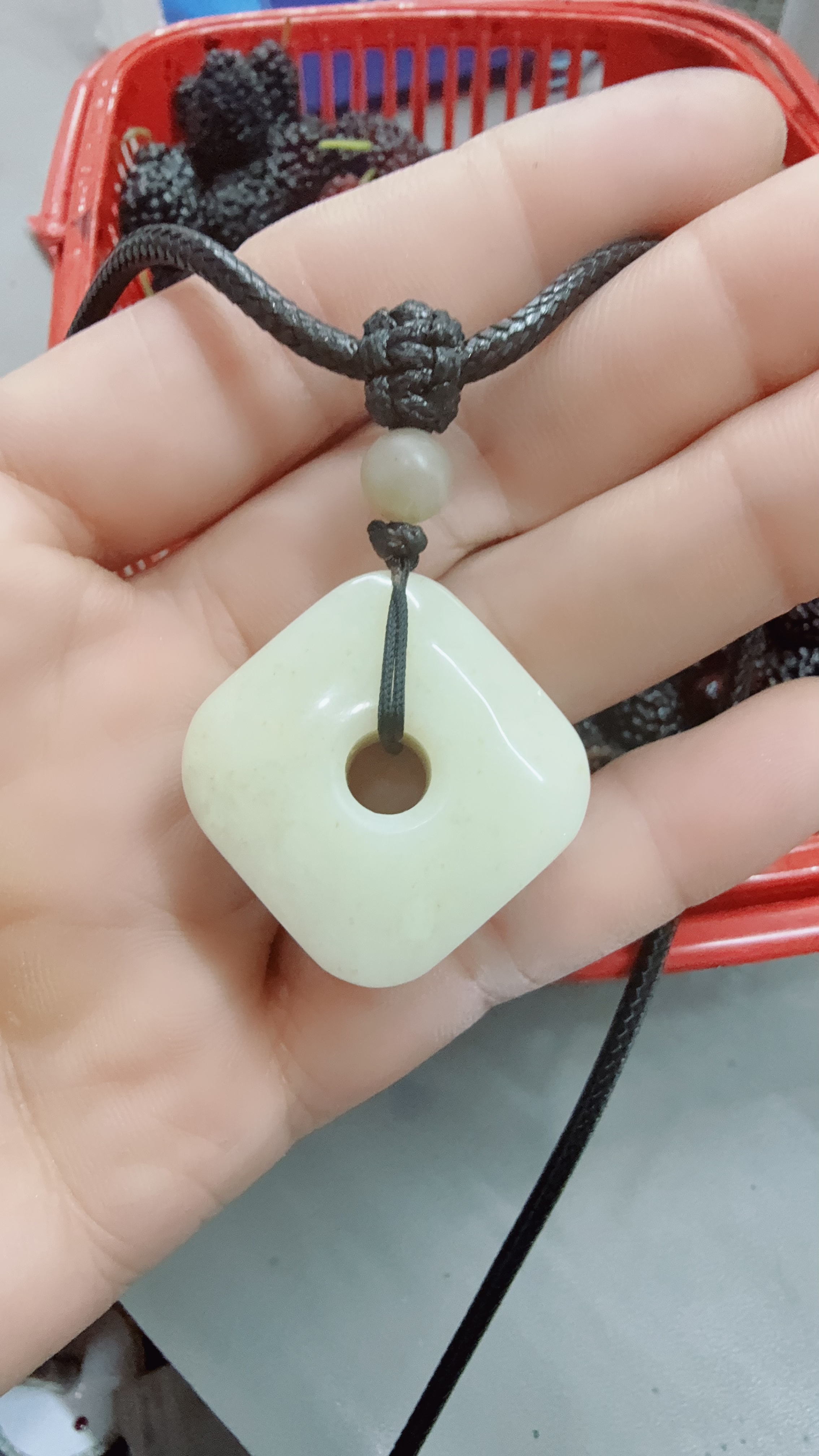 新疆和田玉戈壁旱仔白玉平安扣