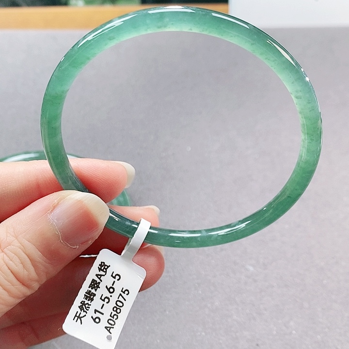 【闪购商品】翡翠手镯（圆镯）未镶嵌