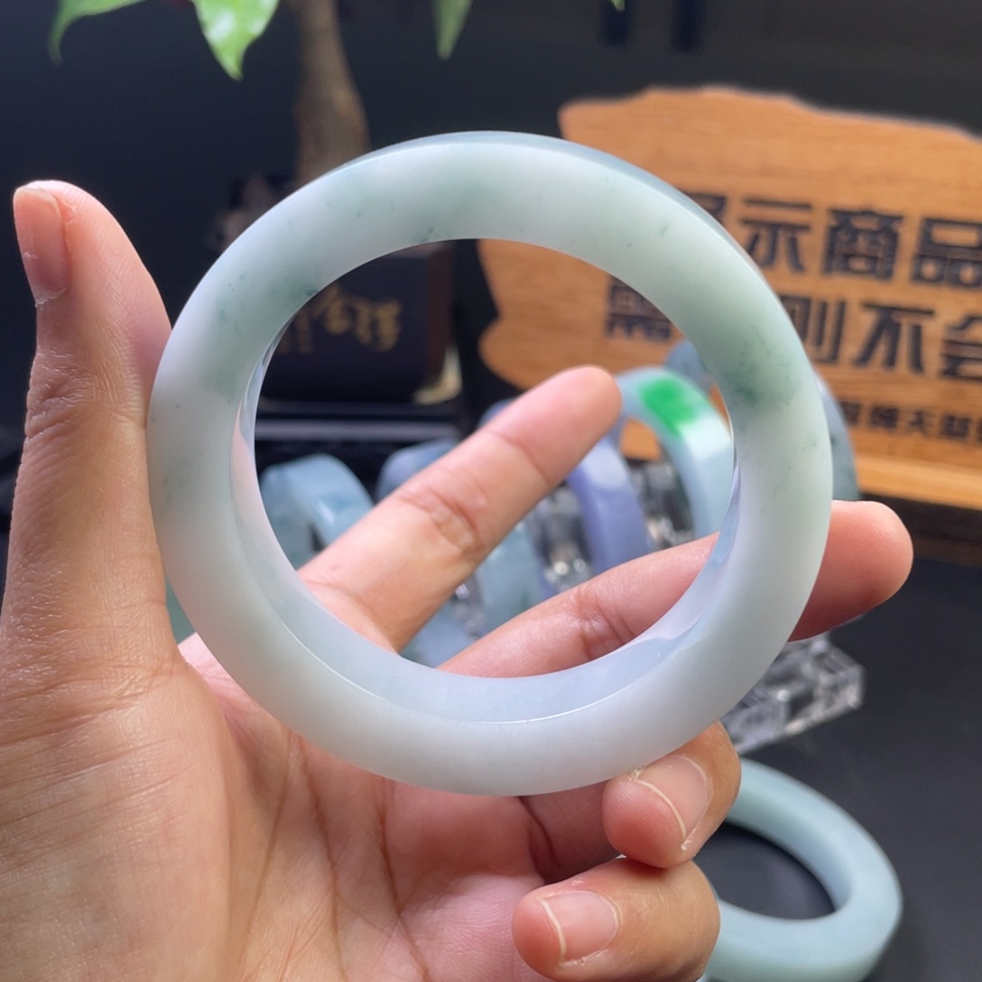 未镶嵌正圈定制翡翠-***女