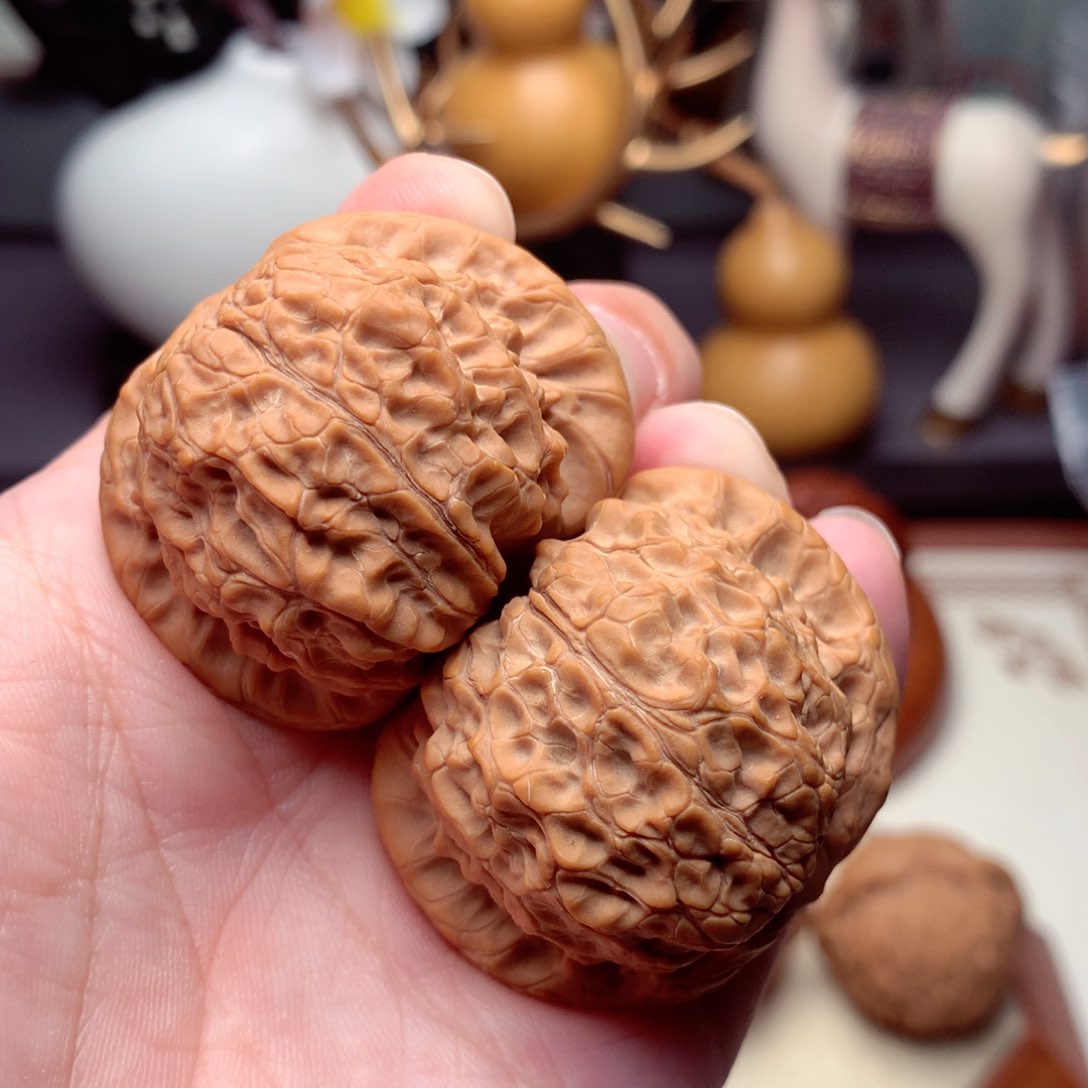 文玩核桃把件九*里血麒麟全品满肉  1号