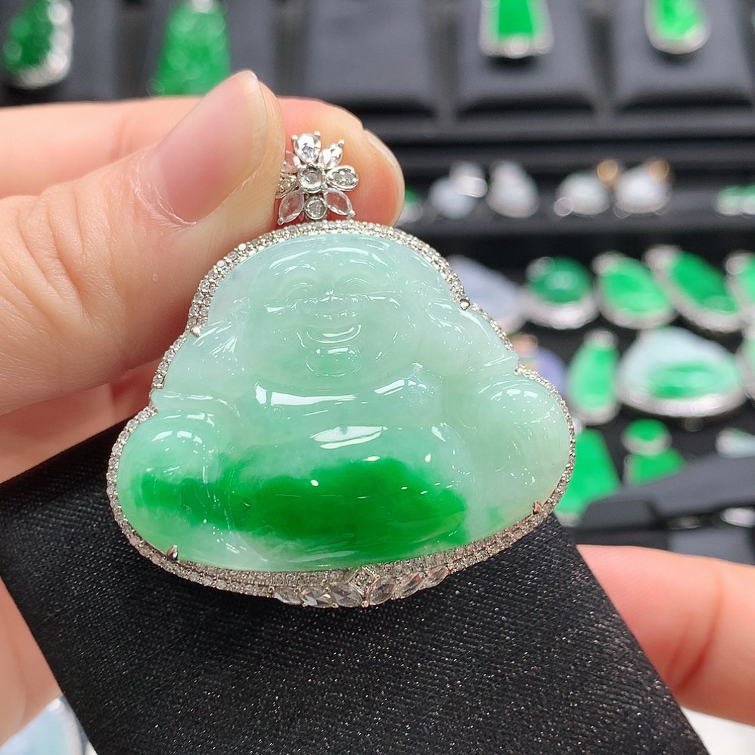 翡翠18K金镶嵌颈饰佛公