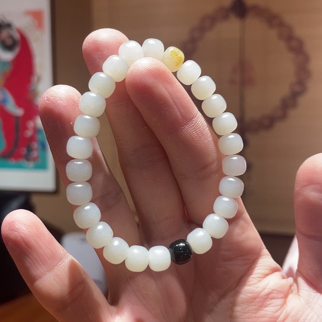 和田玉手串未镶嵌7.8白籽