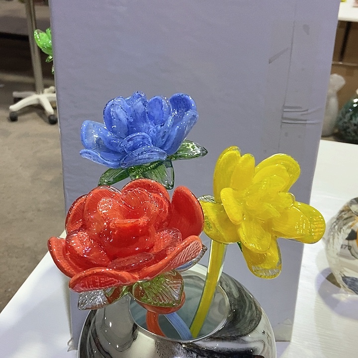 琉璃三只琉璃牡丹花器