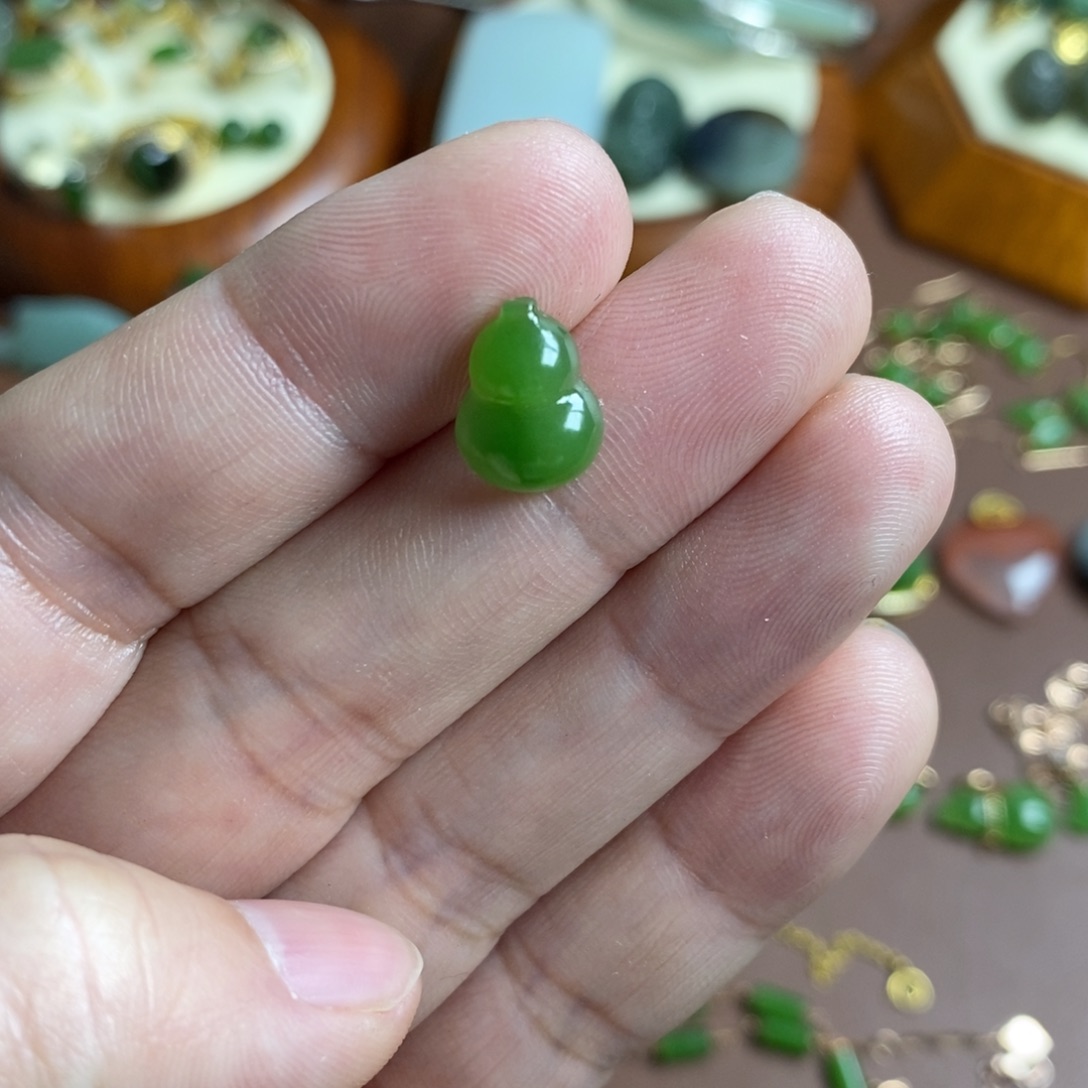 和田玉颈饰未镶嵌林***?