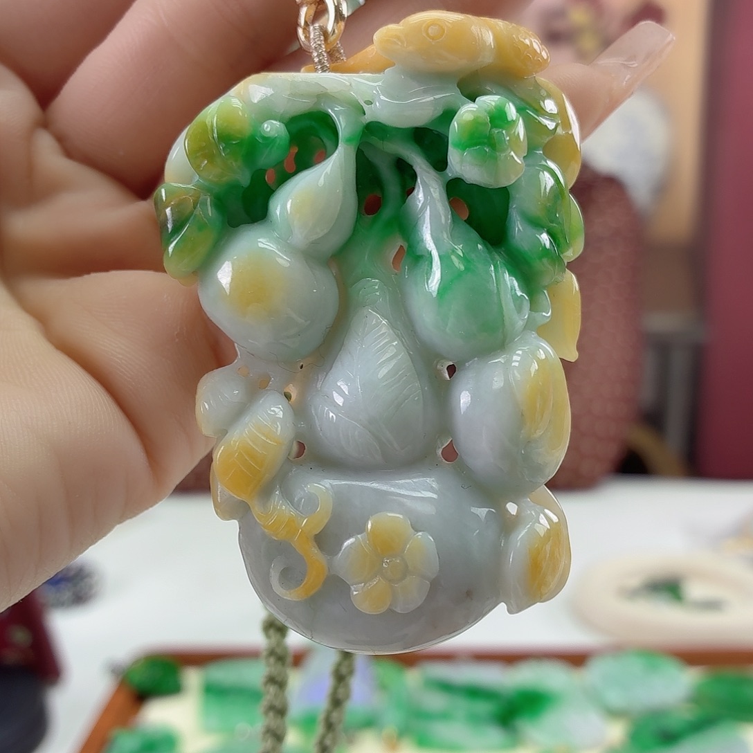 翡翠未镶嵌颈饰翡翠