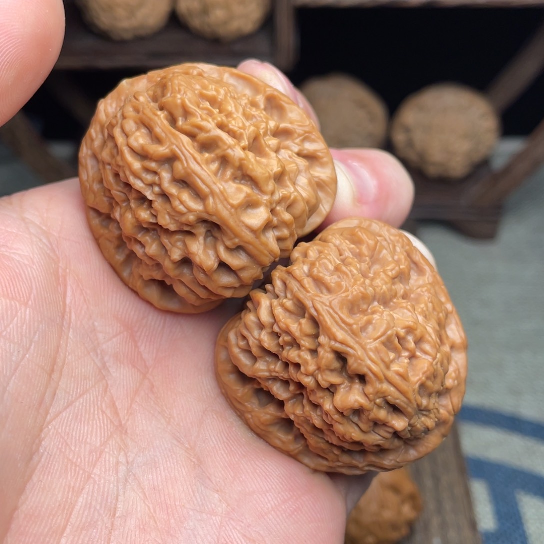 文玩核桃把件41毕业高货红皮南疆石