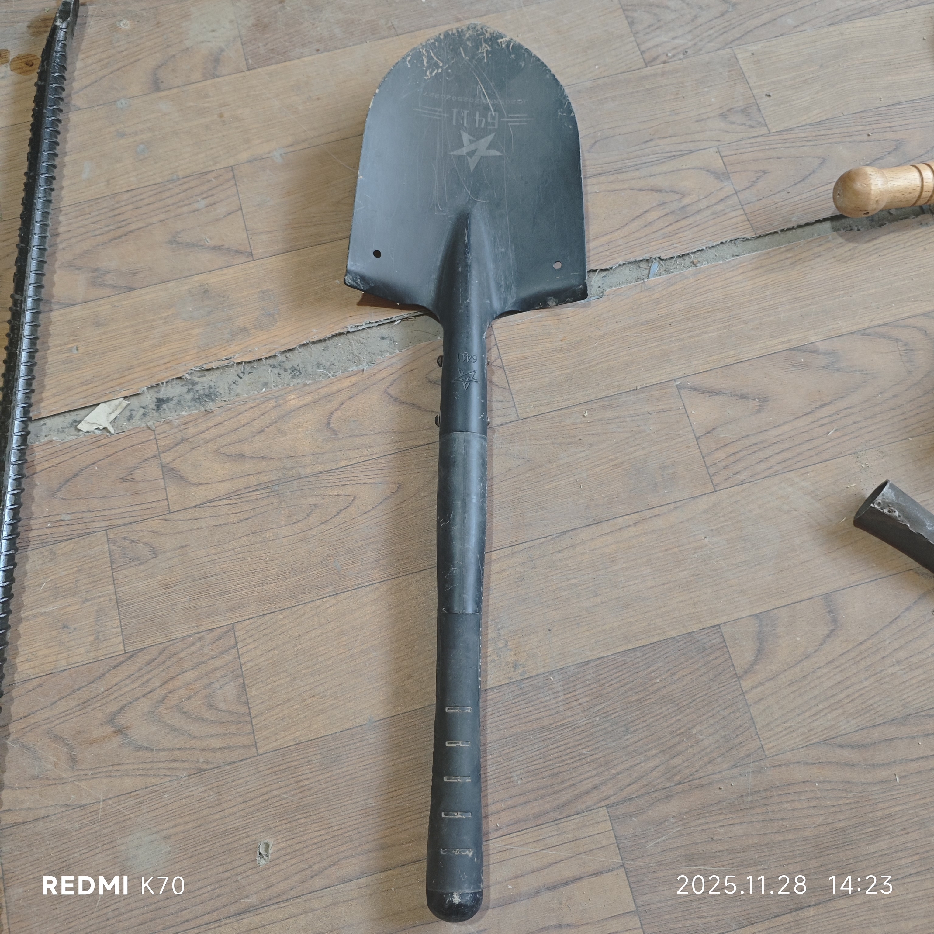直播间黑色205xm纤维柄工兵铲有瑕疵可正常使用