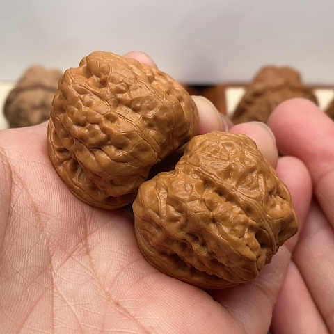 文玩核桃吊坠小****次边36左右