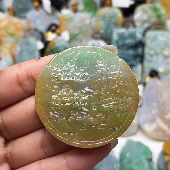 翡翠未镶嵌颈饰山水牌