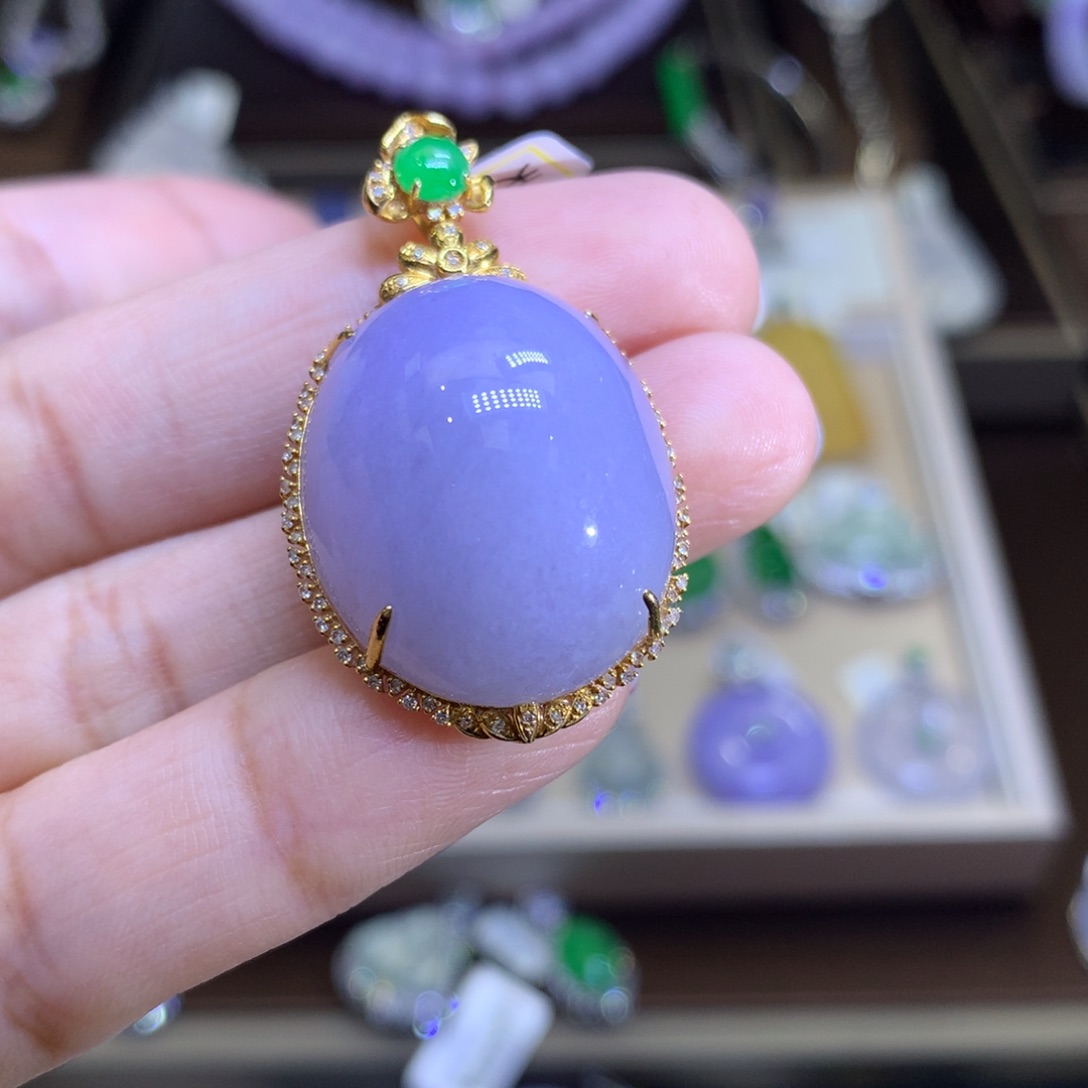 翡翠颈饰18K金镶嵌翡翠