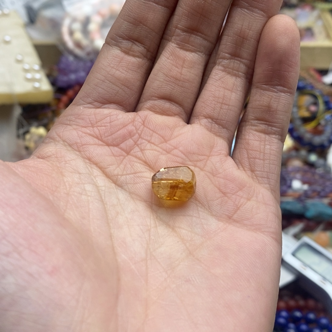 玛瑙/玉髓未镶嵌珠宝半成品一个天然9×12黄塔晶