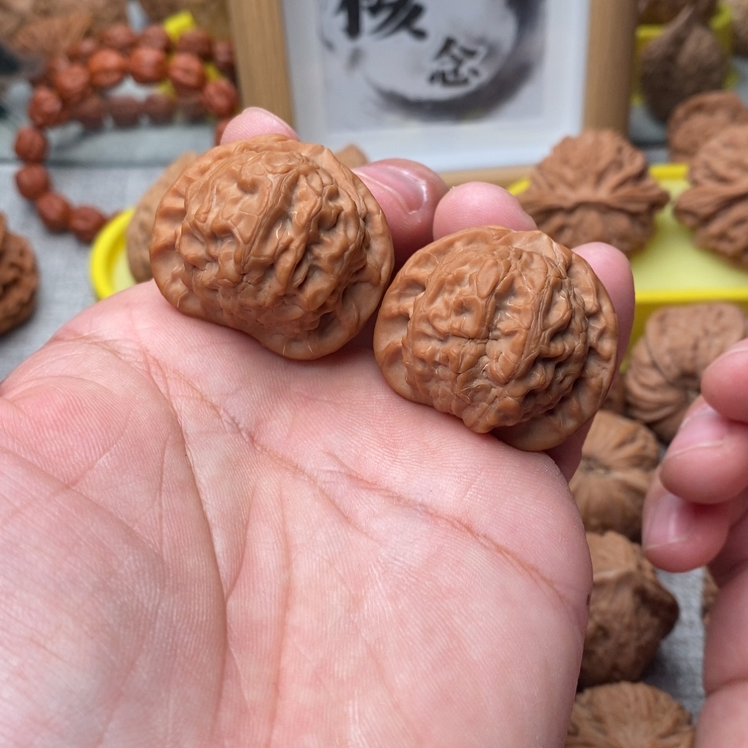 文玩核桃吊坠小金鱼35