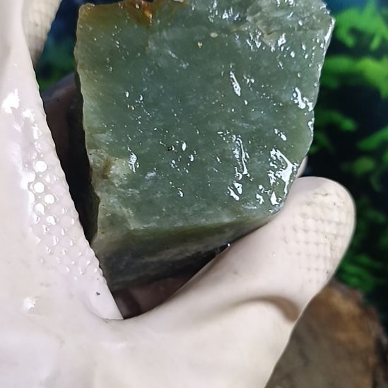 蛇纹石玉未镶嵌珠宝奇石