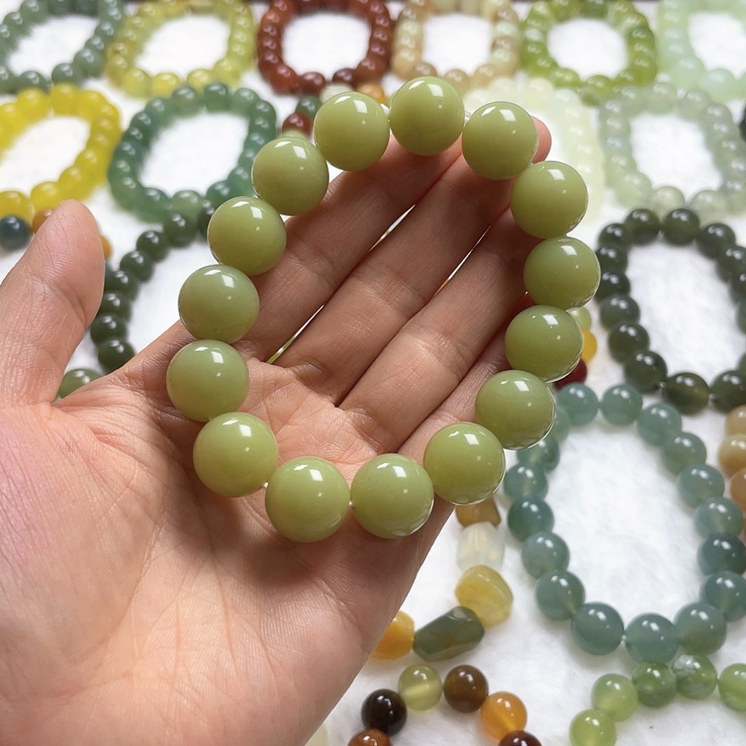 蛇纹石玉手串未镶嵌