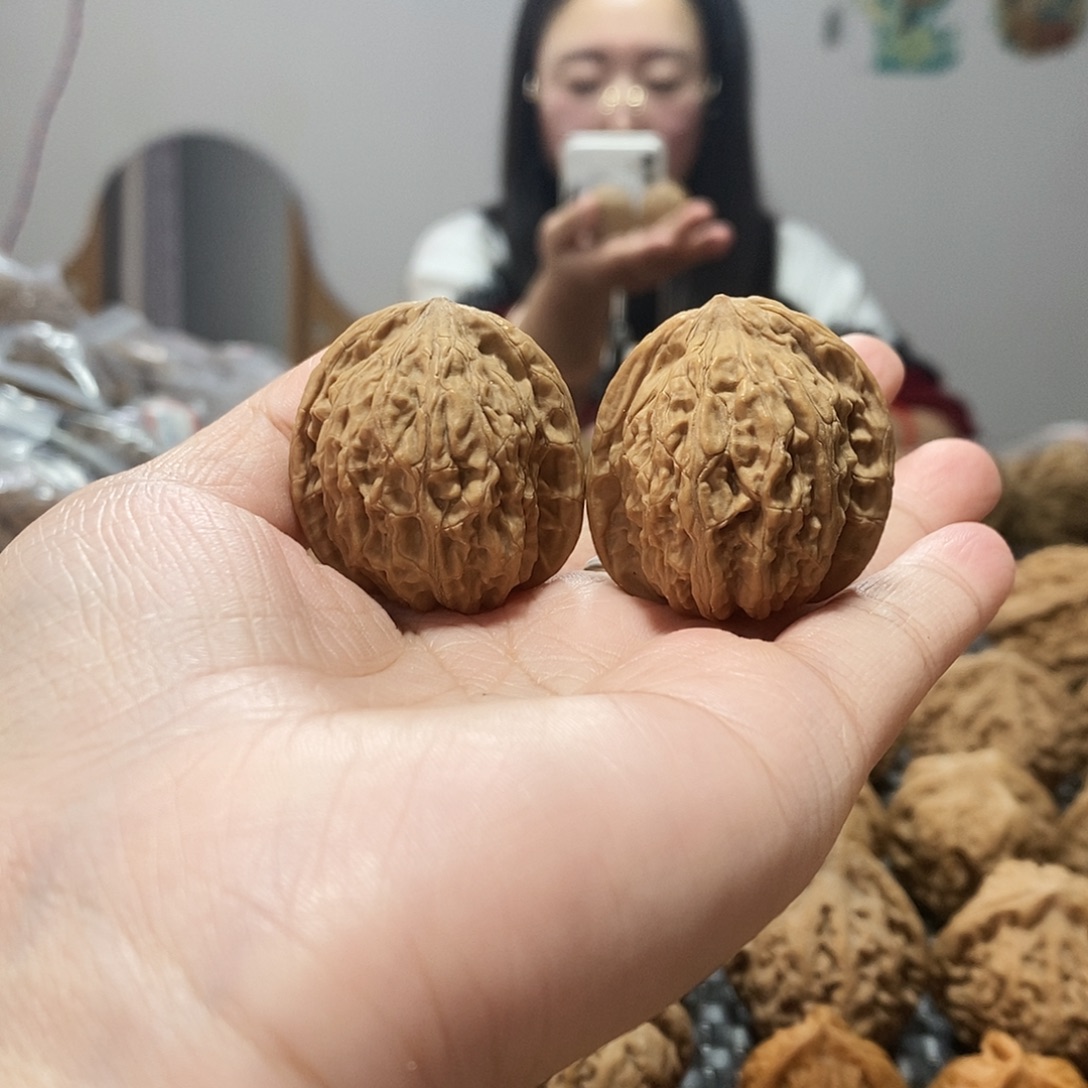 吊坠桃核石狮子34