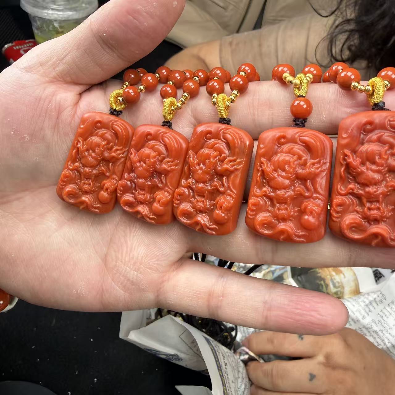 【玉经纶】-210217/HQ51-南红吊坠-多样性发其一