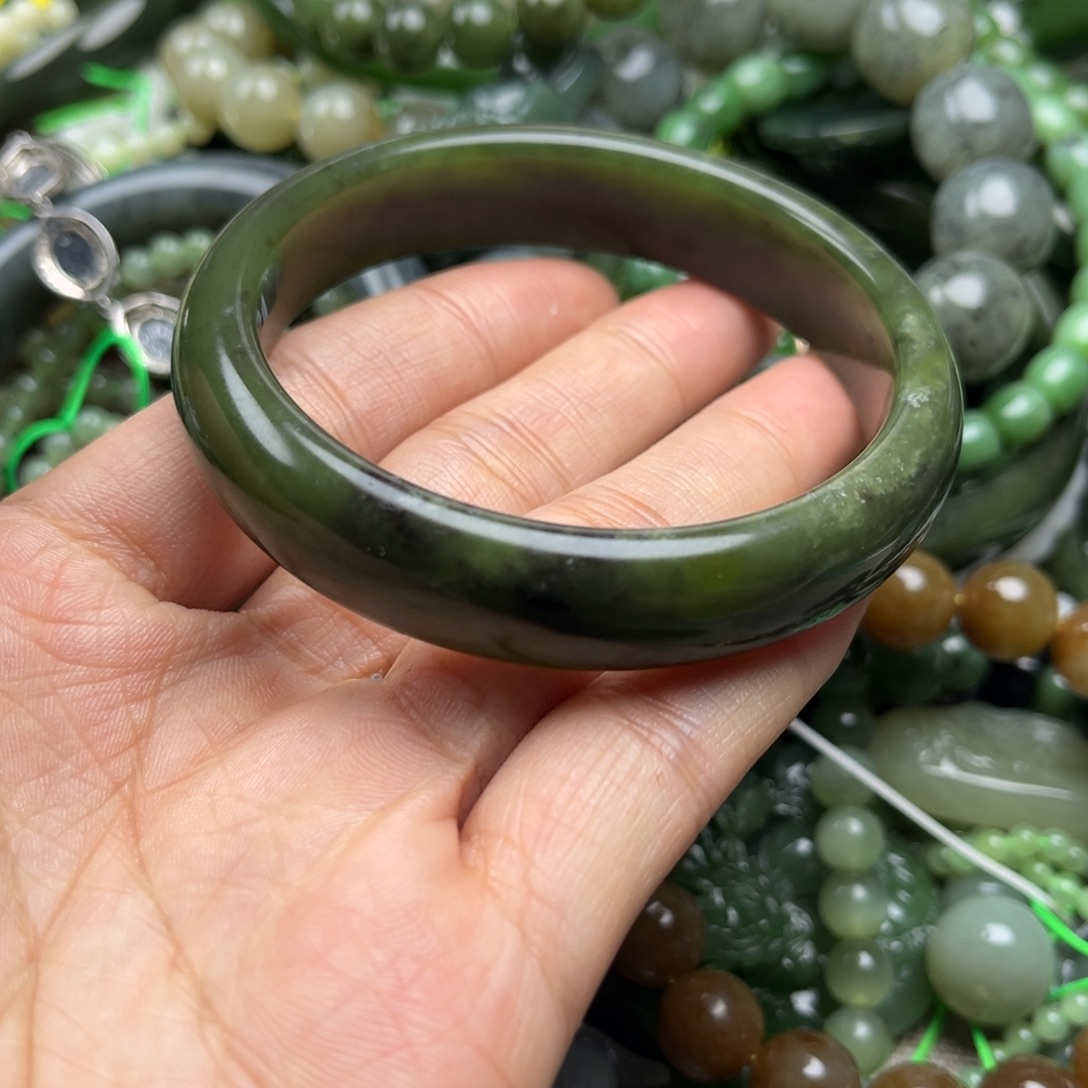 和田玉（碧玉）未镶嵌手镯58